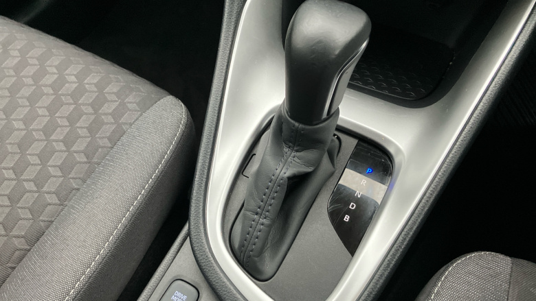 Toyota Yaris 1.5 Hybrid Design 5dr CVT Hybrid Hatchback